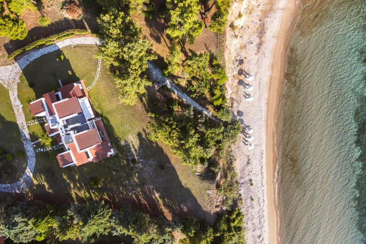Luna Villa Private Beach Неа-Ираклия Экстерьер фото